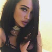 Buğday tenli, Göz Alıcı Güzelliğiyle büyüleyen Mezitli Escort