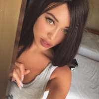 Buğday tenli, Göz Alıcı Güzelliğiyle büyüleyen Mezitli Escort