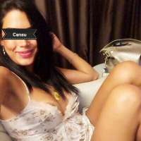 Yenişehir Bölgesinin Seksi ve Çekici Bayan Arkadaşı